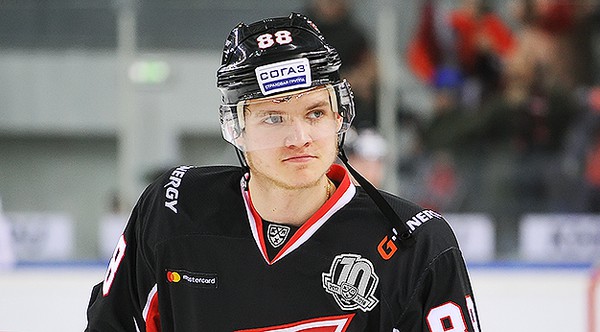 "Авангард" продлил контракт с Никитой Самохваловым и подписал четырех выпускников школы