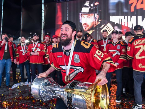 «Авангард» привёз Кубок Гагарина в Омск!