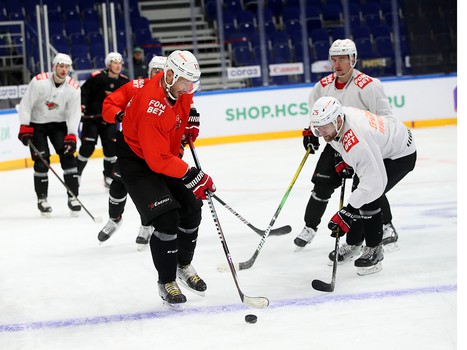 Тренировка «Авангарда» перед матчем в Уфе