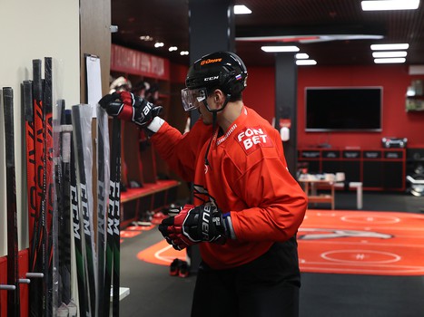 Первая тренировка Наиля Якупова в «Авангарде»