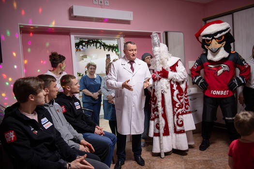 «Авангард» в гостях у болельщиков из гематологического отделения ОДКБ