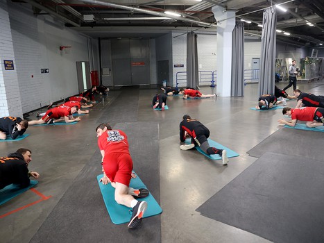 Тренировка «Авангарда» перед вторым матчем серии с «Ак Барсом»