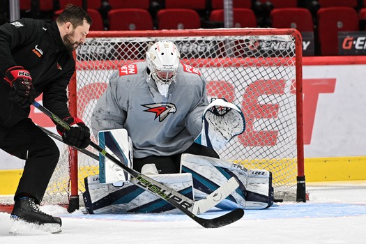 Алексей Мельничук тренируется с «Авангардом»