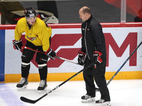 Снова на льду. «Авангард» вернулся к работе