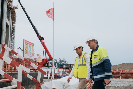 Год строительства «Арены Омск» отметили поднятием чемпионского флага