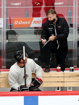 «Белые» vs «красные»: тренировочный матч