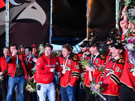 «Авангард» привёз Кубок Гагарина в Омск!