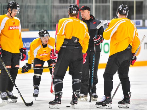 Раскатка "Авангарда" перед матчем с "Йокеритом"