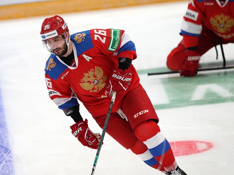 Семёнов и Войнов в матче сборной России против Швеции на Кубке 1 канала