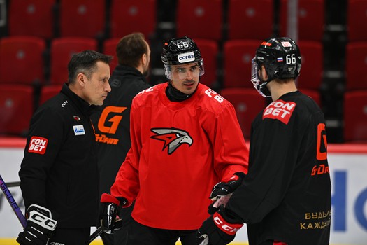 Тренировка «Авангарда» перед матчем с «Трактором»