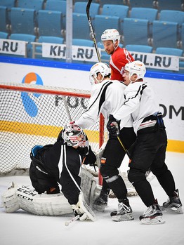 Раскатка "Авангарда" перед выездным матчем с "Барысом"