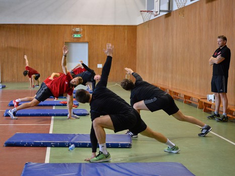 Акробатическая тренировка "Авангарда"