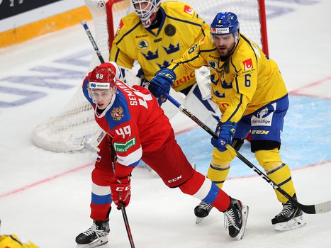 Семёнов и Войнов в матче сборной России против Швеции на Кубке 1 канала