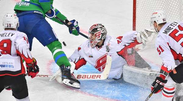 Разведка боем. Атмосфера первого сражения "Авангарда" и "Салавата Юлаева" в плей-офф (ВИДЕО)