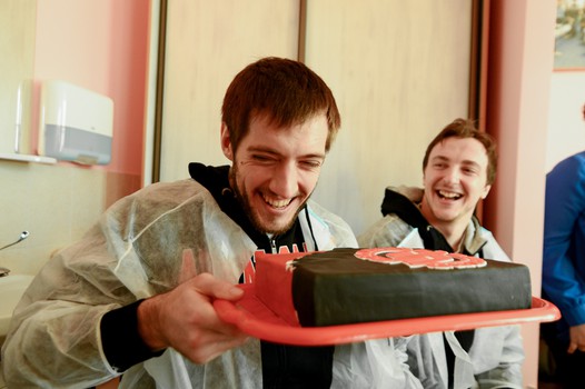 Сумманен, Калинин и Гончаров в гостях у юных пациентов ОДКБ