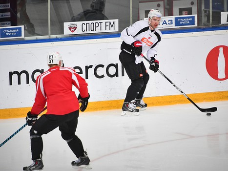 Раскатка "Авангарда" перед выездным матчем с "Нефтехимиком"