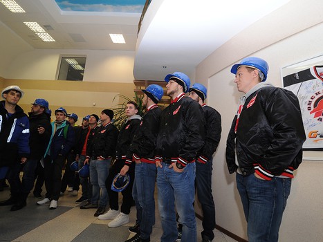 "Авангард" побывал с экскурсией на омском нефтезаводе