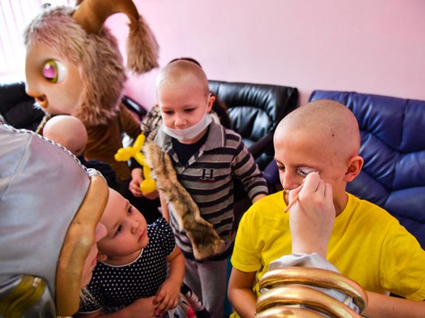 "Авангард" поздравил юных болельщиков из ОДКБ с наступающим Новым годом