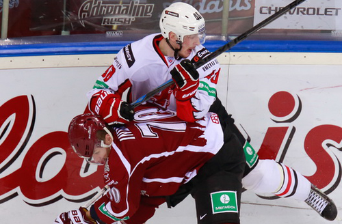 Невероятный сценарий в Риге. "Авангард" привез домой с выезда 8 очков из 12