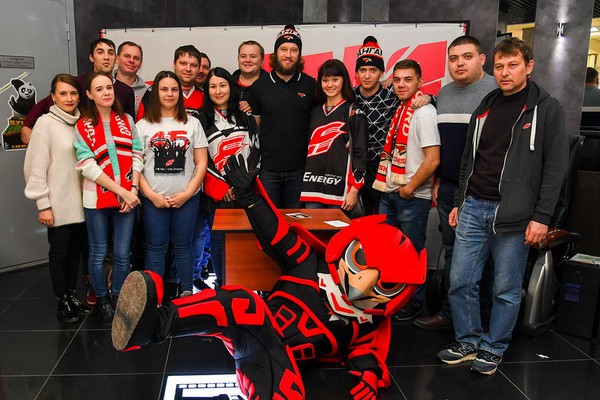 Карри Рямё в Омске! Космическая поддержка для «Авангарда» в фан-зонах (ВИДЕО)