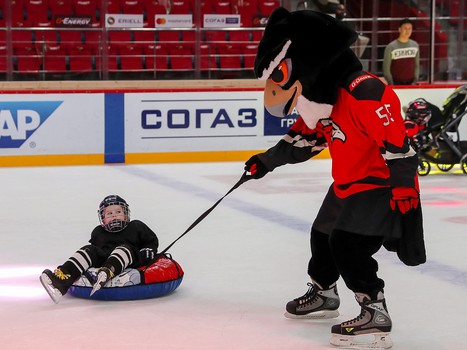 Семейные катания «Авангарда» перед Новым годом