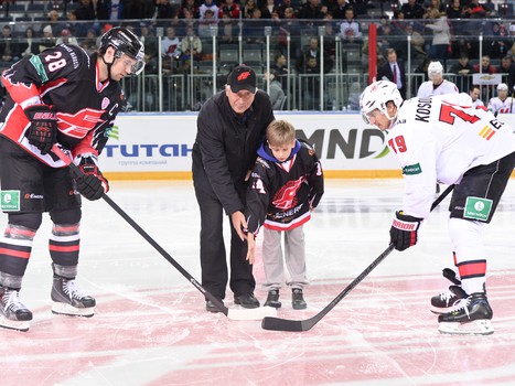 10.10.2014 "Авангард" - "Металлург" Нк 0:2