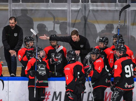 Пятый игровой день финала Первенства ЮХЛ в Омске