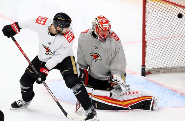 «Мы можем друг друга удивить» | Владимир Жарков и Кирилл Семёнов перед 4-м матчем с «Металлургом»