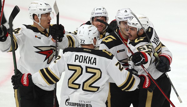 Первый «сухарь» Демченко и четыре гола! «Авангард» победил «Спартак»