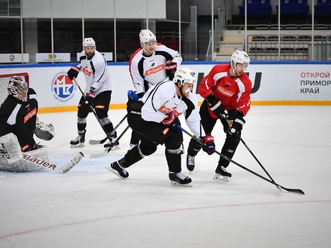 Тренировка "Авангарда" во Владивостоке перед матчем с "Адмиралом"