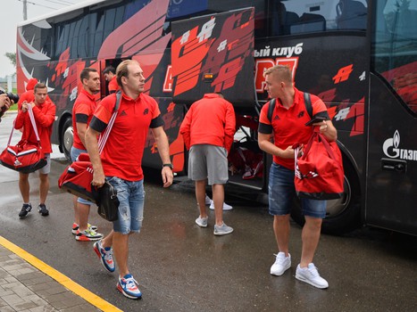 "Авангард" отправился на сбор в Чехию