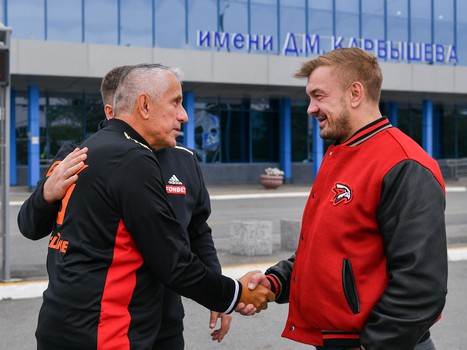 Боб Хартли прилетел в Омск