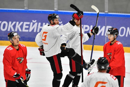 Двусторонний матч «Авангарда»