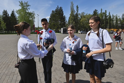 Возложение цветов в Парке Победы