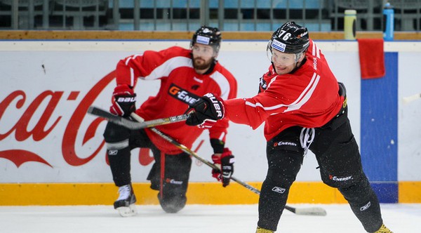 Раскатка "Авангарда" перед матчем с "Трактором". Фоторепортаж