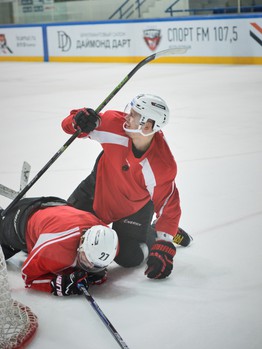 "Авангард" готовится к матчам в Хабаровске