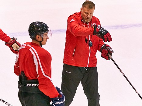 Первая тренировка "Авангарда" на сборе в Финляндии