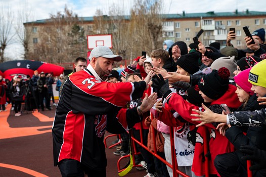 Открытие хоккейной коробки имени Максима Сушинского