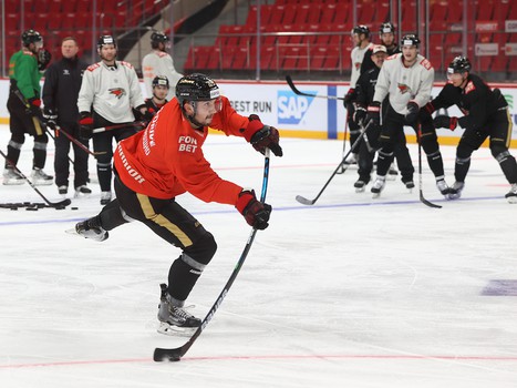 Раскатка «Авангарда» перед матчем с «Локомотивом»