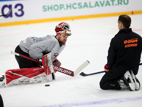 Тренировка «Авангарда» перед матчем в Уфе