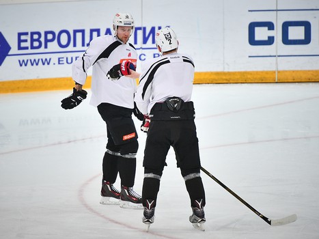 Раскатка "Авангарда" перед выездным матчем с "Нефтехимиком"