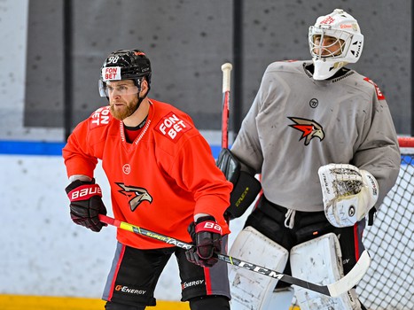 Тренировка «Авангарда» перед отправлением на турнир в Сочи