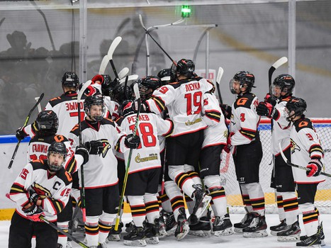 Четвёртый игровой день финала Первенства ЮХЛ в Омске