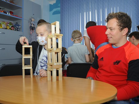 Фурх, Густафссон и Анелёв в гостях у юных болельщиков из ОДКБ