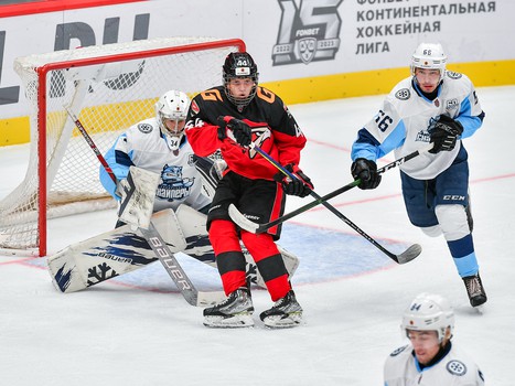 Первая официальная игра на G-Drive Арене: «Омские Ястребы» – «Сибирские Снайперы»