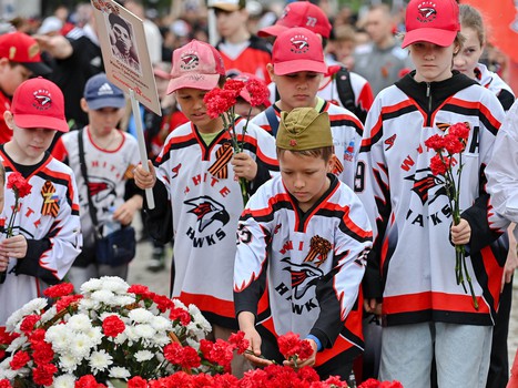 Возложение цветов в Парке Победы