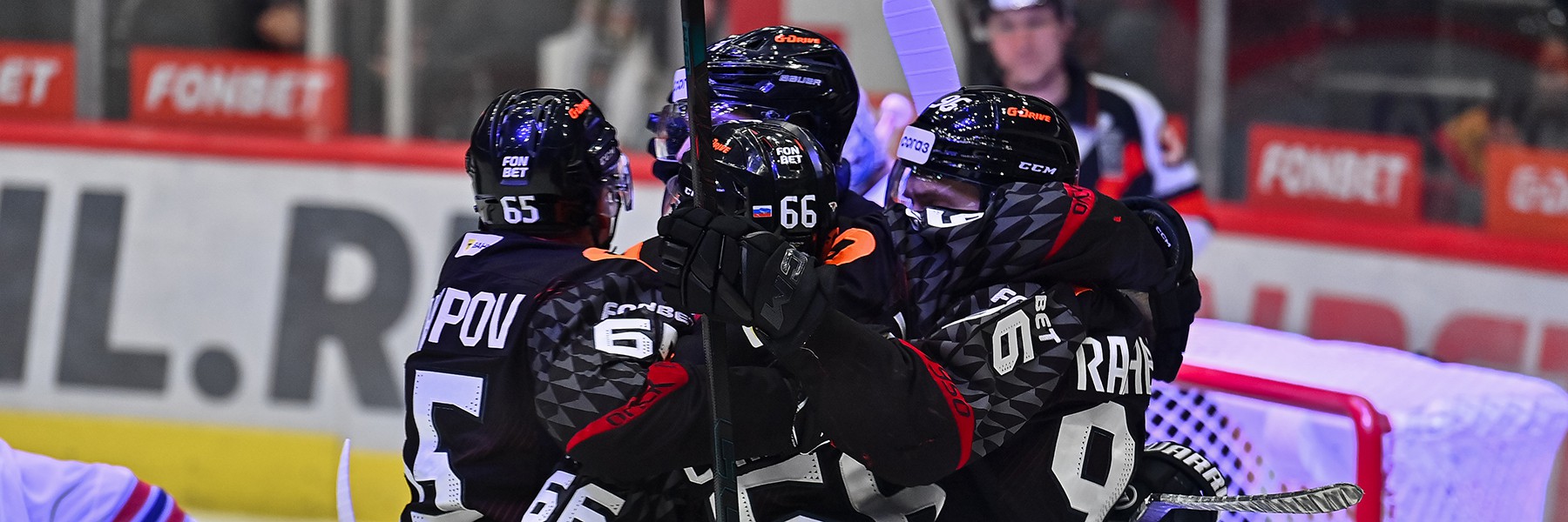 Нервное начало. «Авангард» повёл в серии против «Нефтехимика»