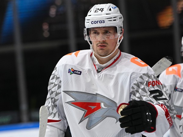 Топ трансферов. Костин вернулся в «Авангард», Самсонов спасает «Сочи», Дюбе жертвуют ради Кравцова