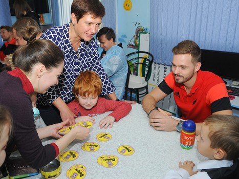 Фурх, Густафссон и Анелёв в гостях у юных болельщиков из ОДКБ