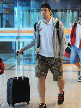 На сбор! Хоккеисты "Авангарда" перед отъездом в Фюссен